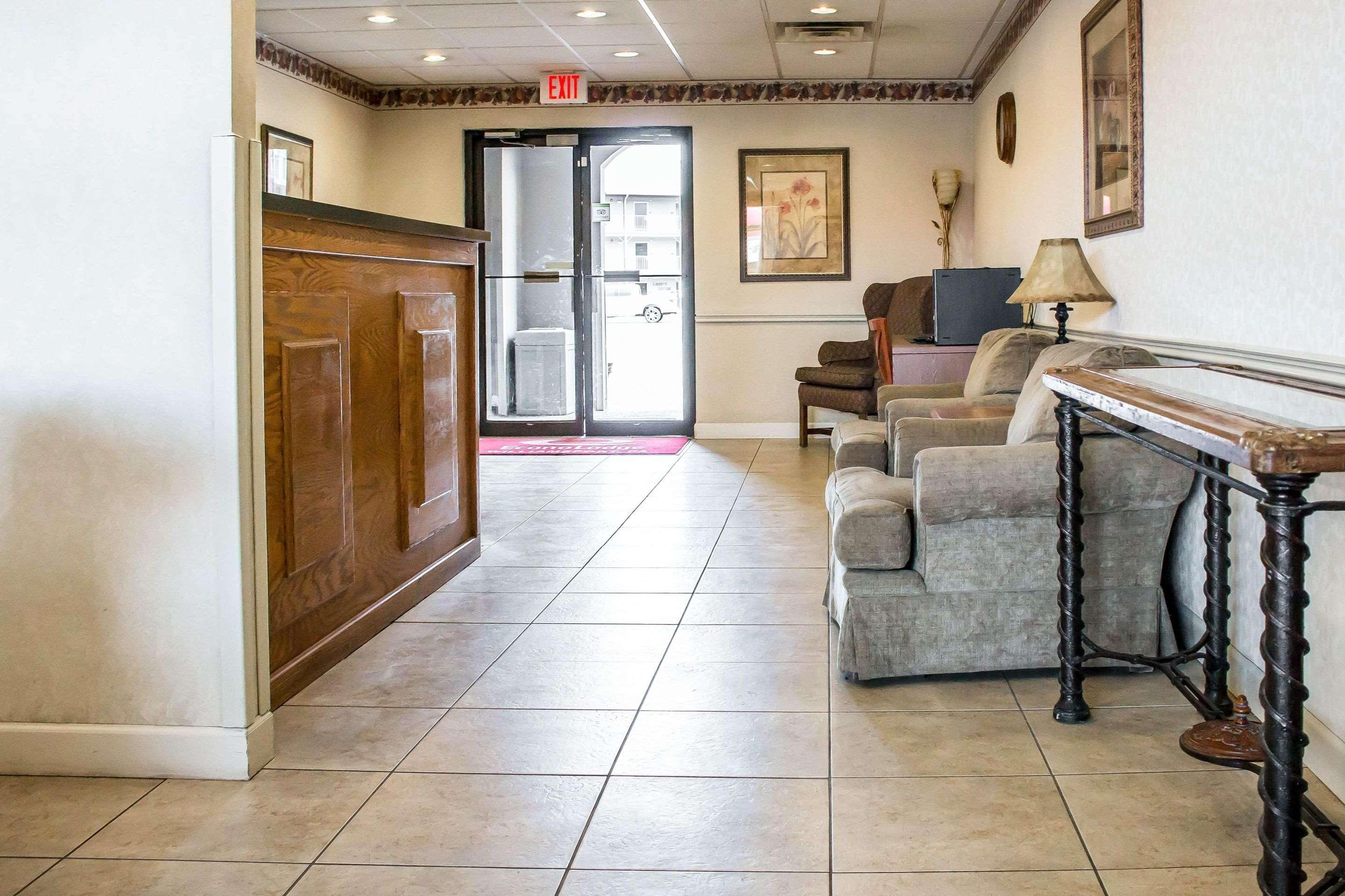 Econo Lodge Williamsport Buitenkant foto