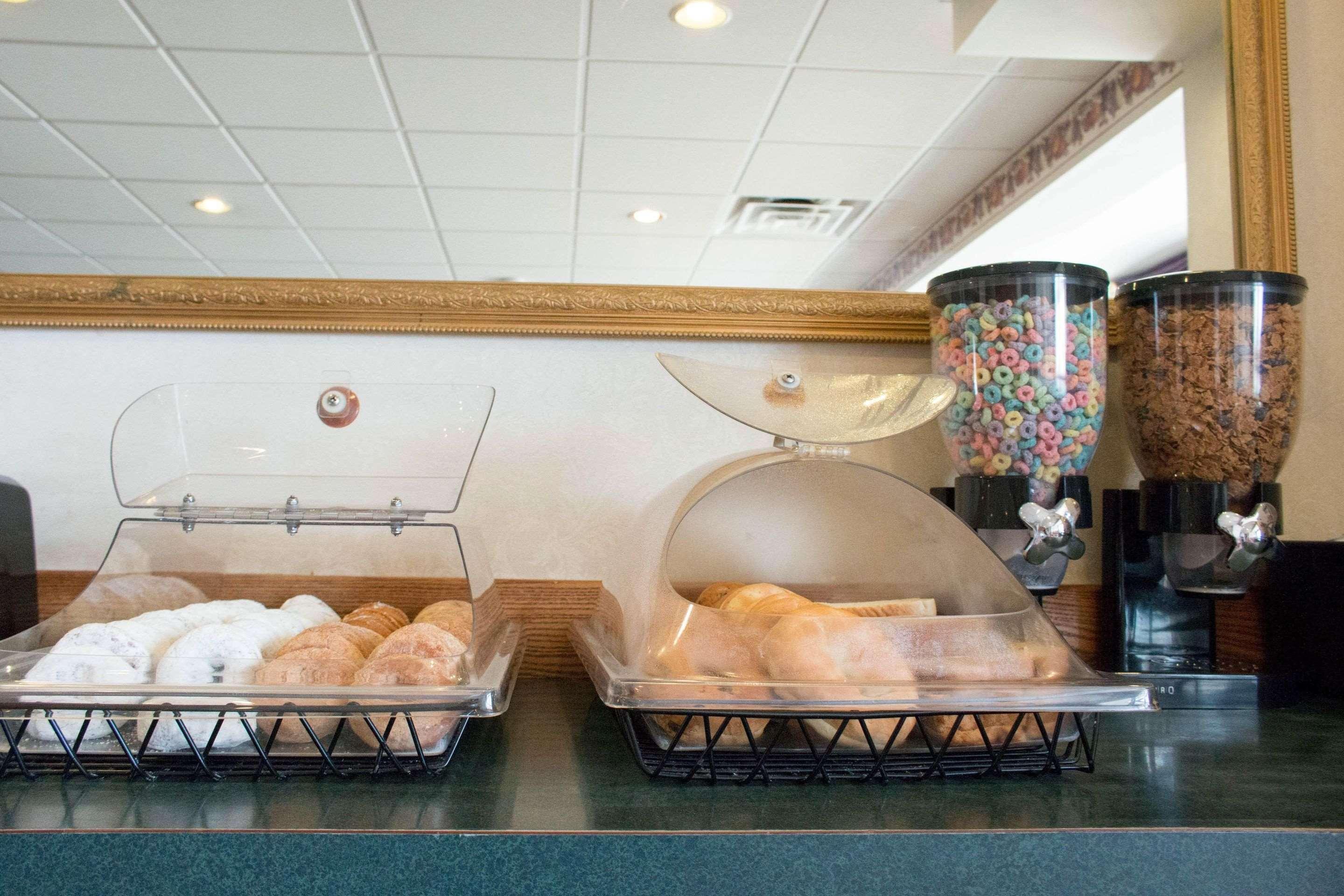 Econo Lodge Williamsport Buitenkant foto