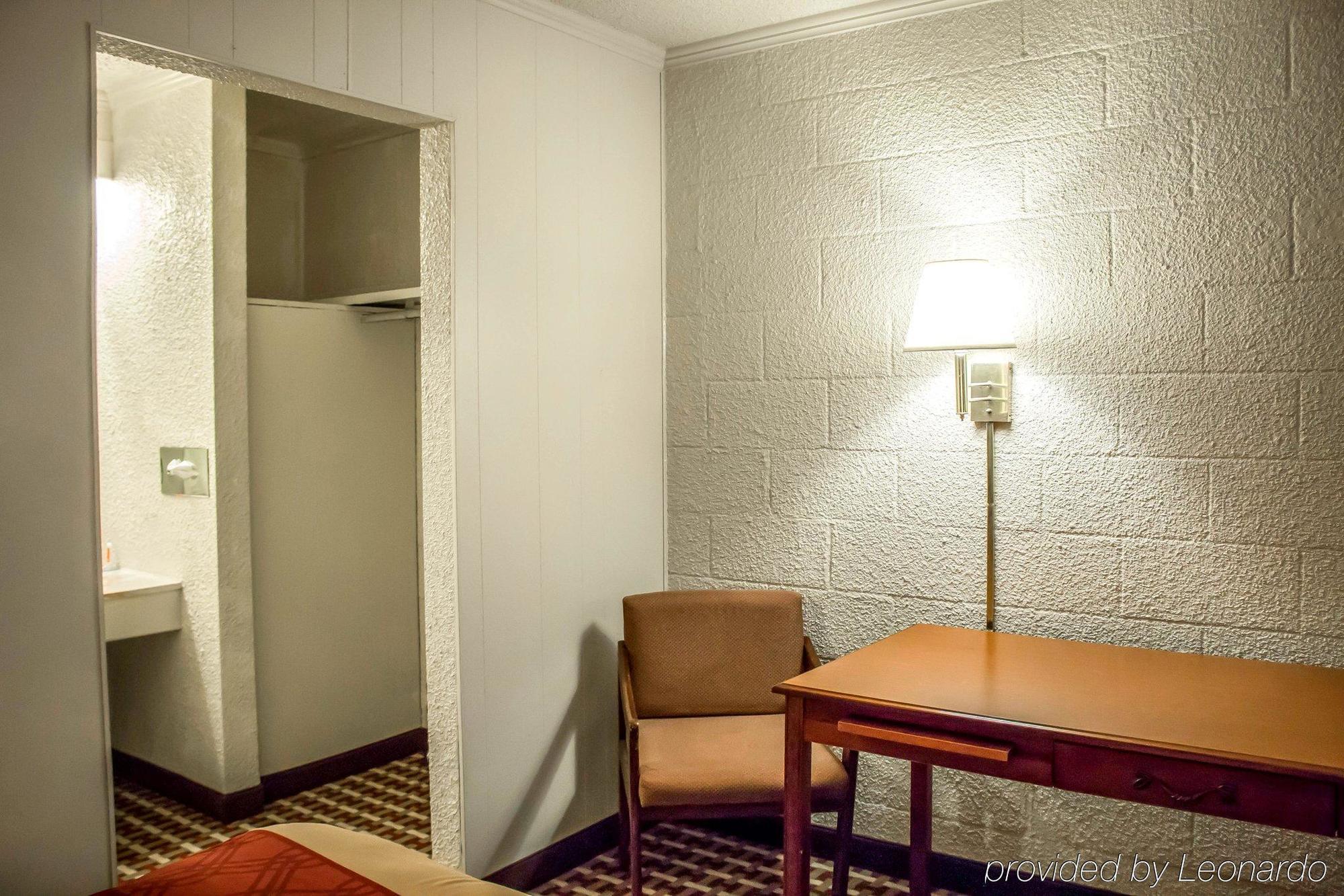 Econo Lodge Williamsport Buitenkant foto