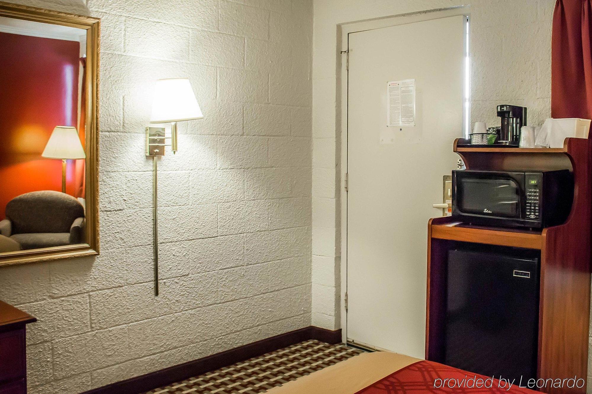 Econo Lodge Williamsport Buitenkant foto