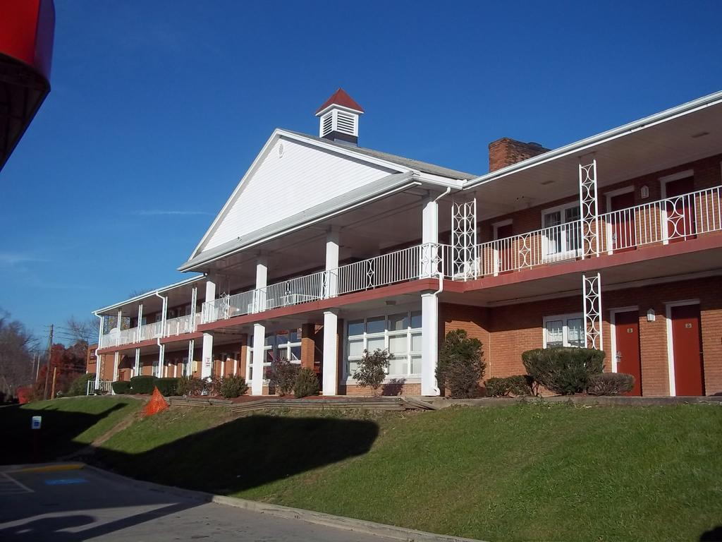 Econo Lodge Williamsport Buitenkant foto