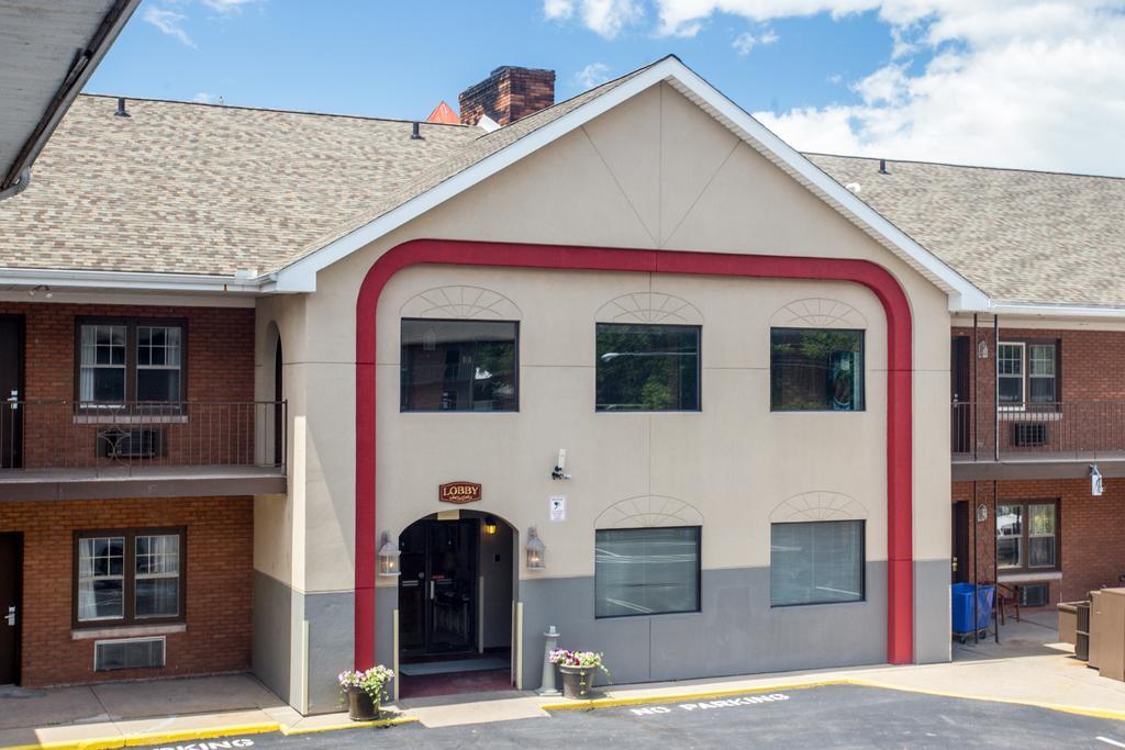 Econo Lodge Williamsport Buitenkant foto