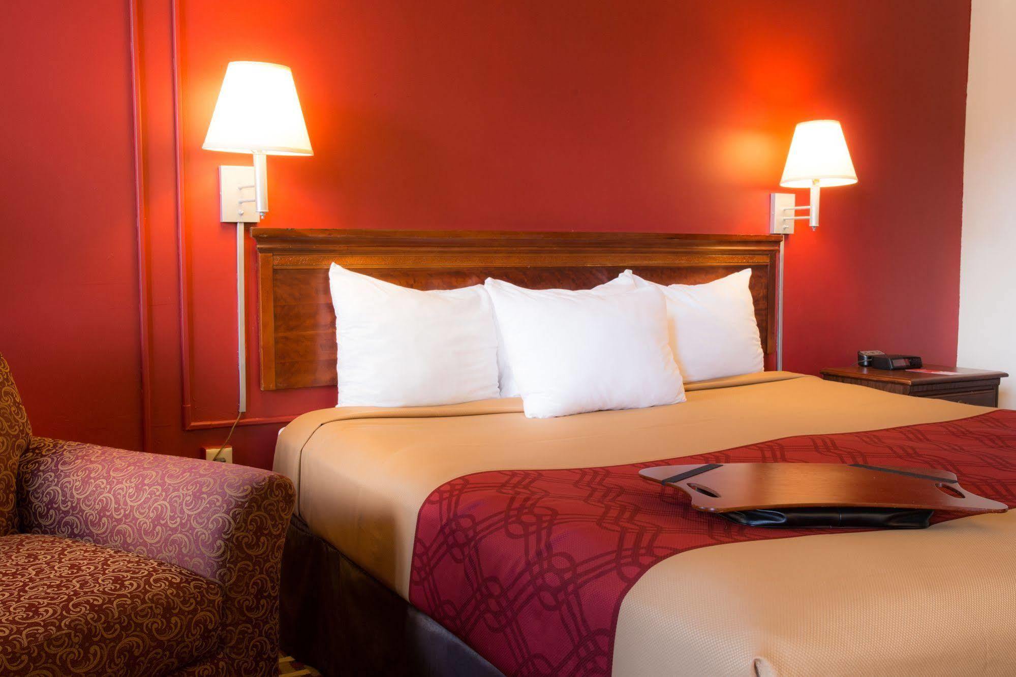 Econo Lodge Williamsport Buitenkant foto